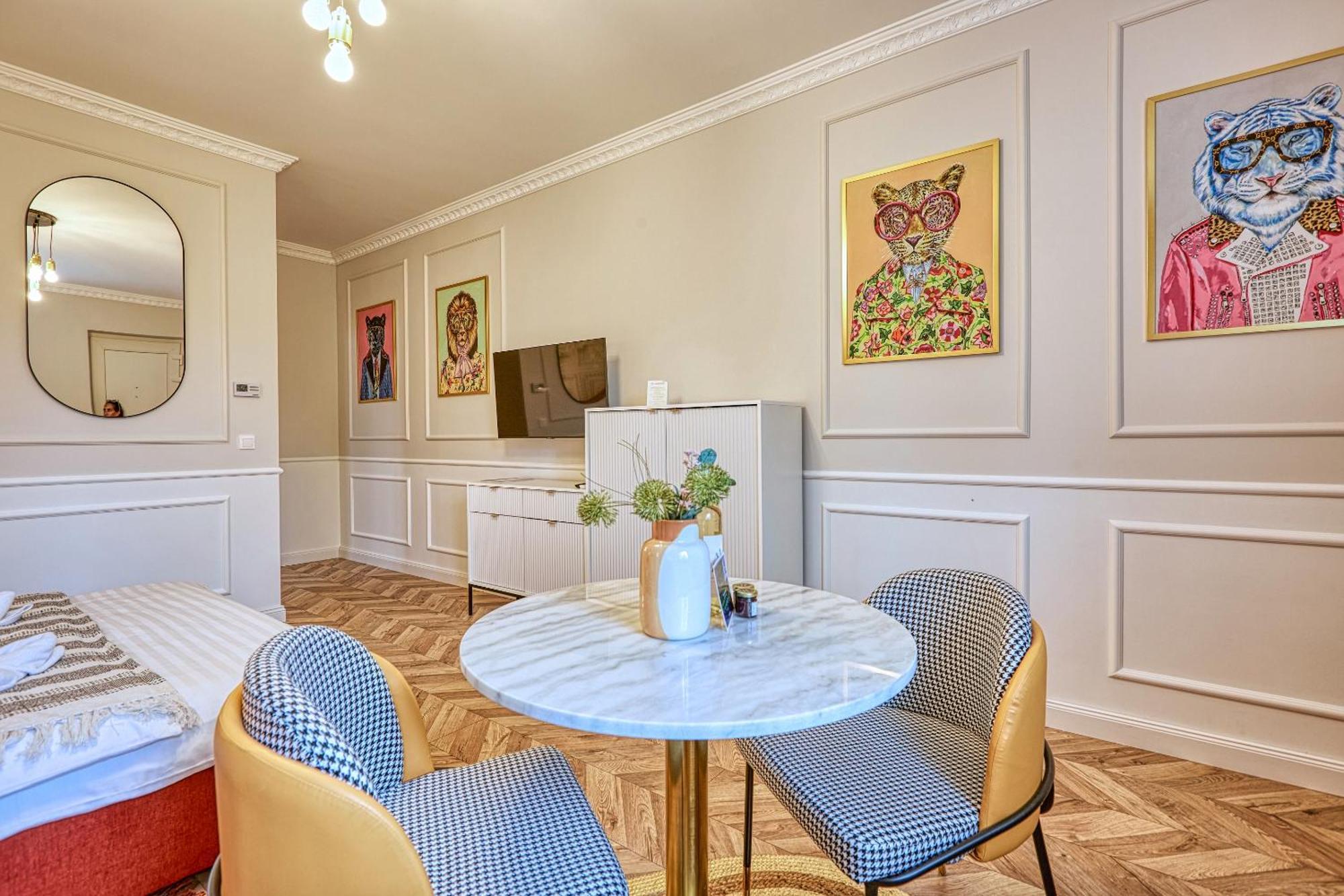 The Doors Luxury Apartment Mosonmagyaróvár Extérieur photo